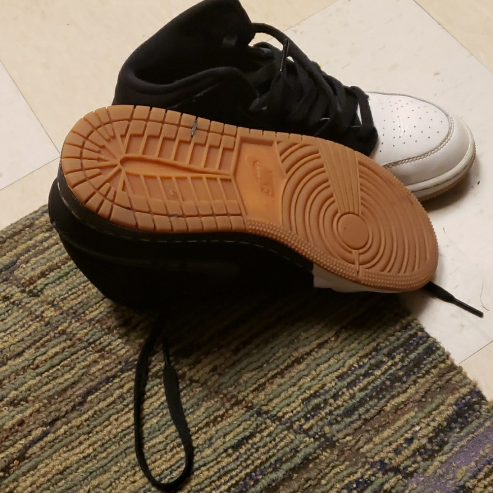 Air Jordan - Picture 3 of 4